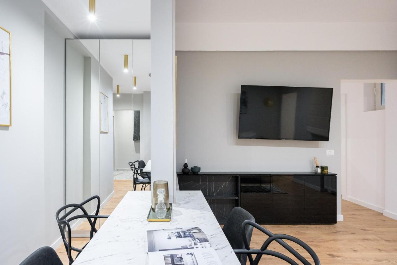 Crystal 3Bdr Apartment In Center Бухарест Екстер'єр фото