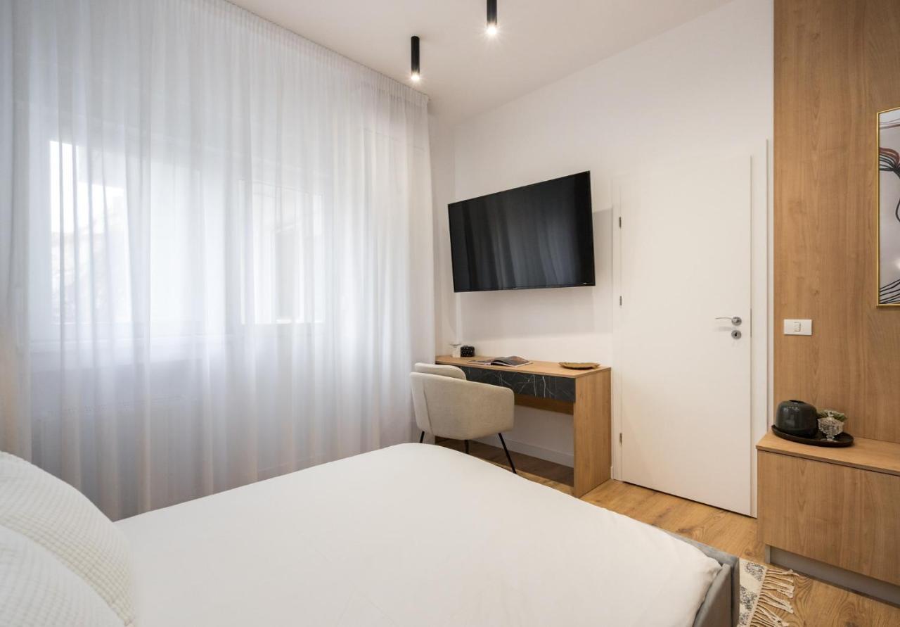 Crystal 3Bdr Apartment In Center Бухарест Екстер'єр фото