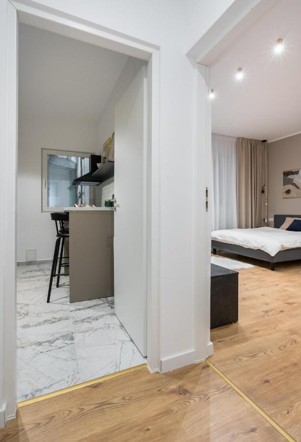 Crystal 3Bdr Apartment In Center Бухарест Екстер'єр фото